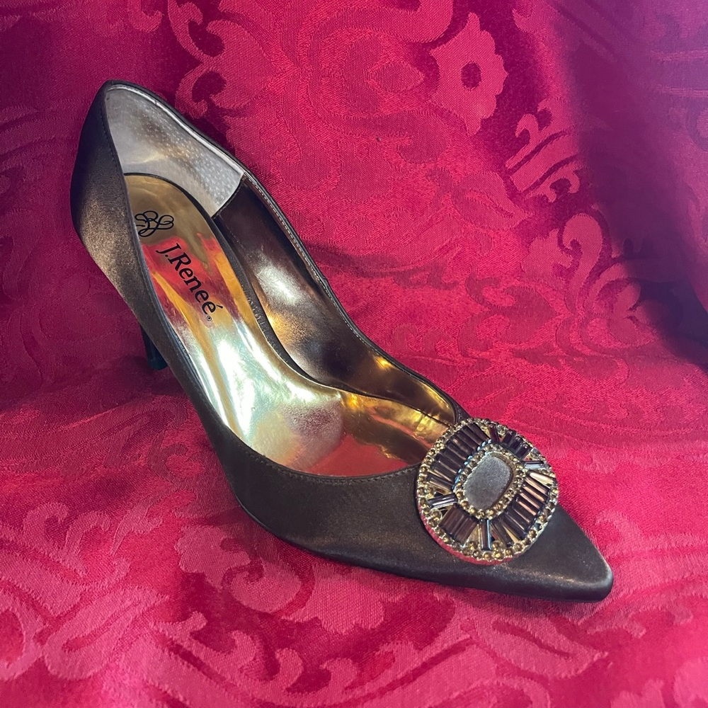 #6 brown heel w/ charm JRenee